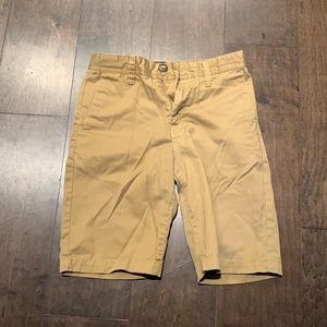Boys welcome shorts size 12/26 khaki